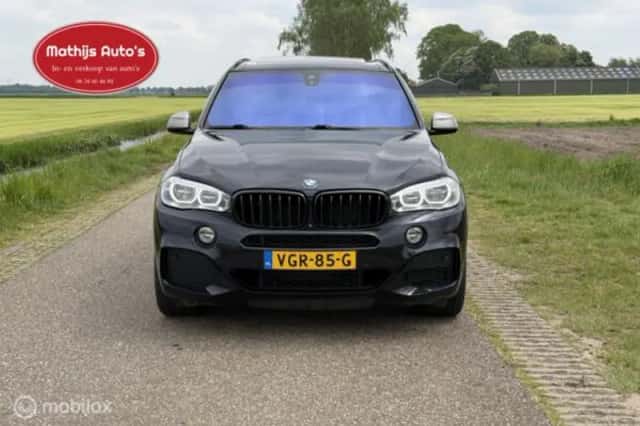 BMW X5 (2016) thumbnail 2