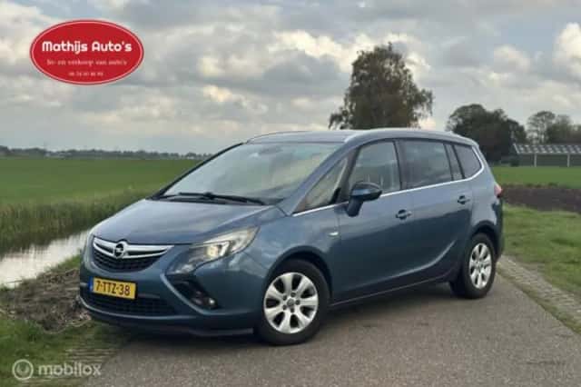 Opel Zafira Tourer (2014) thumbnail 1