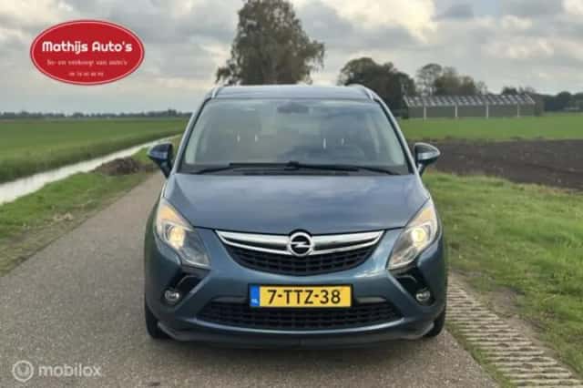 Opel Zafira Tourer (2014) thumbnail 2