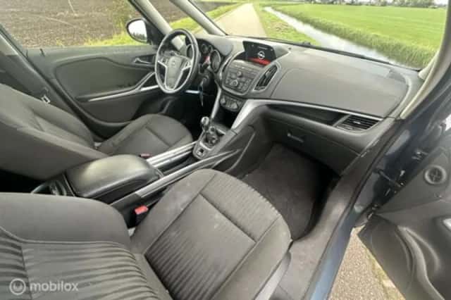 Opel Zafira (2014) thumbnail 14