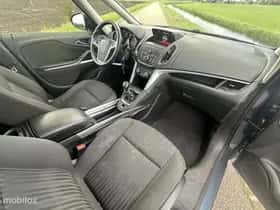 Opel Zafira (2014) thumbnail 14