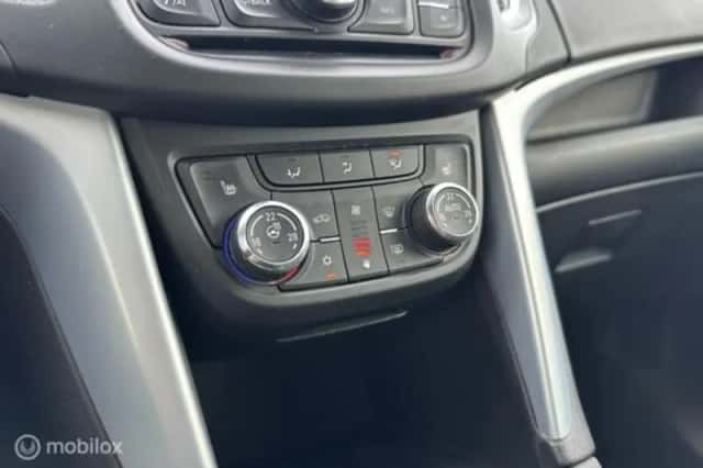 Opel Zafira (2014) thumbnail 16