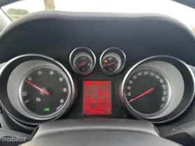 Opel Zafira (2014) thumbnail 18