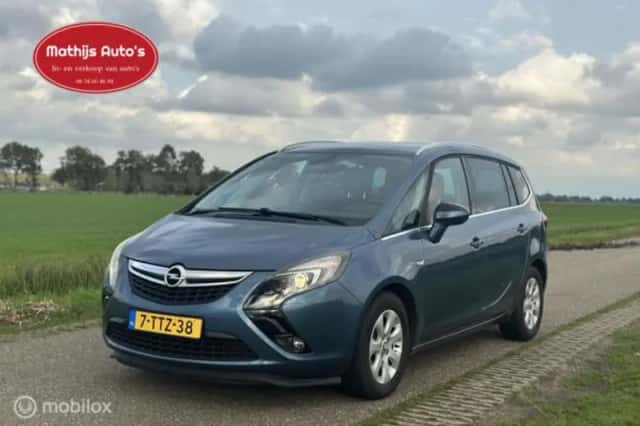 Opel Zafira Tourer (2014) thumbnail 3