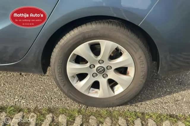 Opel Zafira (2014) thumbnail 7