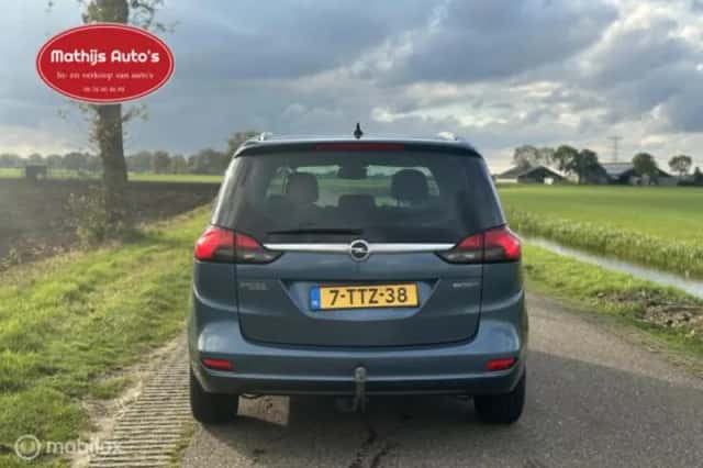 Opel Zafira (2014) thumbnail 9