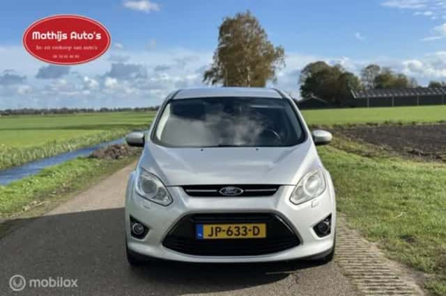 Ford Grand (2016) thumbnail 2