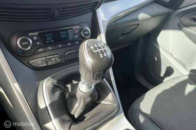 Ford Grand (2016) thumbnail 13