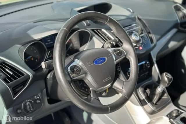 Ford Grand (2016) thumbnail 15
