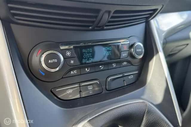 Ford Grand (2016) thumbnail 16