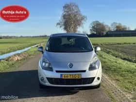 Renault Scénic (2012) thumbnail 2