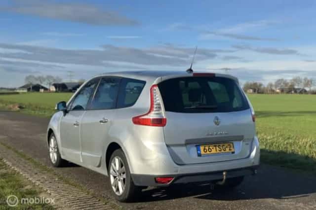 Renault Scénic (2012) thumbnail 12