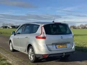 Renault Scénic (2012) thumbnail 12
