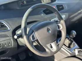 Renault Scénic (2012) thumbnail 14