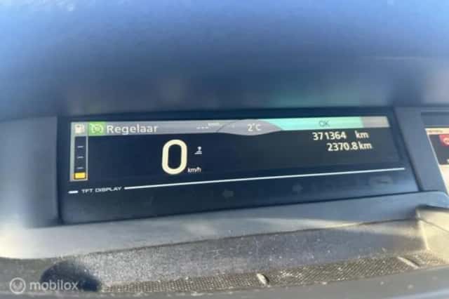 Renault Scénic (2012) thumbnail 18