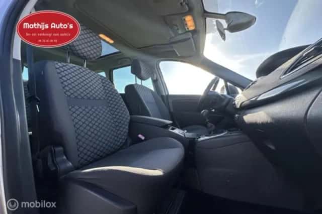 Renault Scénic (2012) thumbnail 5
