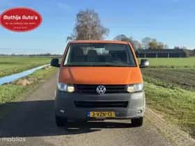 Volkswagen Transporter (2012) thumbnail 2