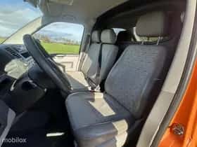 Volkswagen Transporter (2012) thumbnail 12