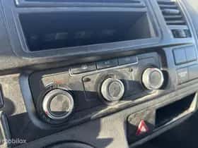 Volkswagen Transporter (2012) thumbnail 15