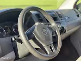 Volkswagen Transporter (2012) thumbnail 17