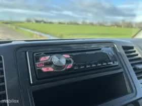 Volkswagen Transporter (2012) thumbnail 18