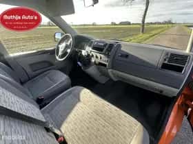 Volkswagen Transporter (2012) thumbnail 4