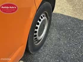 Volkswagen Transporter (2012) thumbnail 5