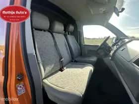 Volkswagen Transporter (2012) thumbnail 8