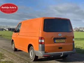 Volkswagen Transporter (2012) thumbnail 9