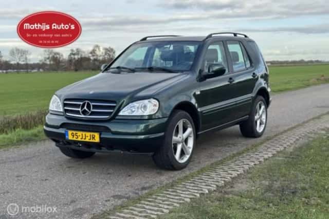 Mercedes-Benz ML-Klasse (2002) thumbnail 3