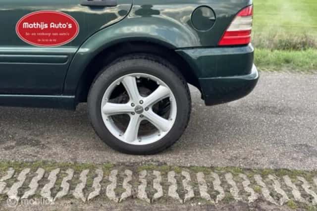 Mercedes-Benz ML-Klasse (2002) thumbnail 8