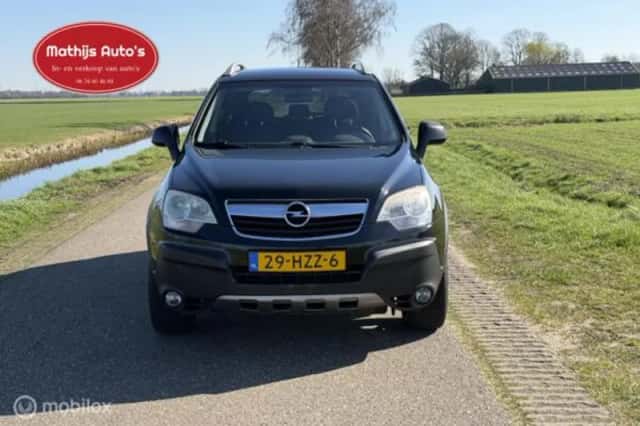 Opel Antara (2009) thumbnail 2