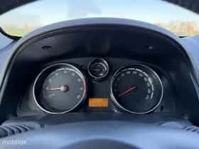 Opel Antara (2009) thumbnail 13