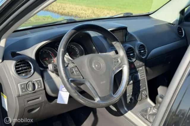 Opel Antara (2009) thumbnail 14