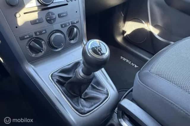 Opel Antara (2009) thumbnail 18