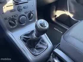 Opel Antara (2009) thumbnail 18