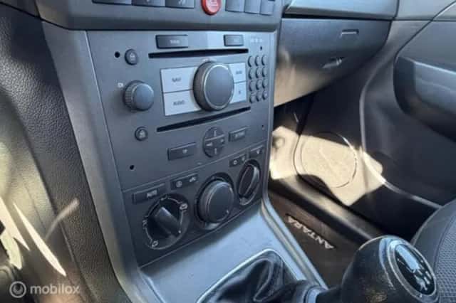 Opel Antara (2009) thumbnail 19
