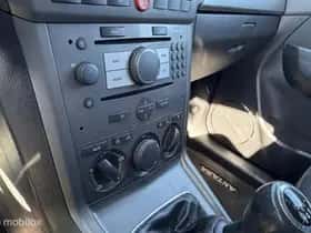 Opel Antara (2009) thumbnail 19