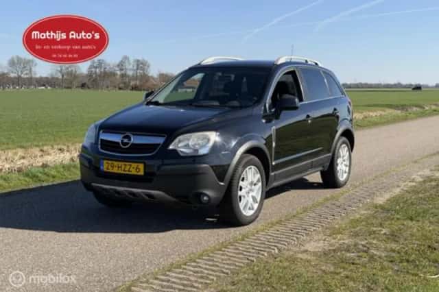 Opel Antara (2009) thumbnail 3