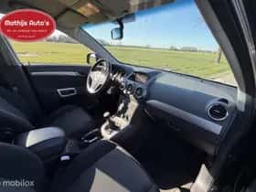 Opel Antara (2009) thumbnail 4