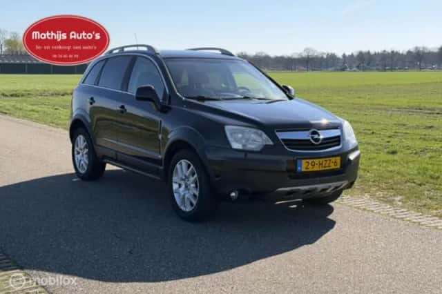 Opel Antara (2009) thumbnail 6