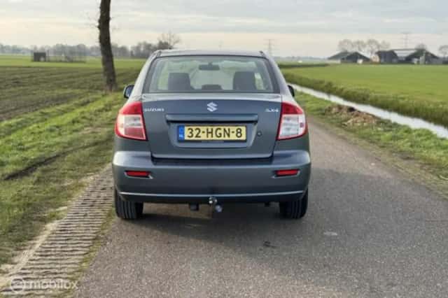 Suzuki SX4 (2008) thumbnail 11