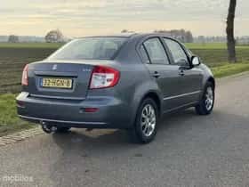 Suzuki SX4 (2008) thumbnail 12