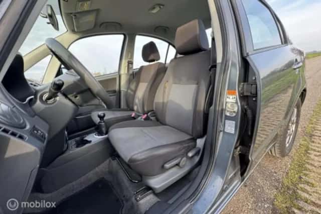 Suzuki SX4 (2008) thumbnail 13