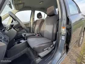 Suzuki SX4 (2008) thumbnail 13