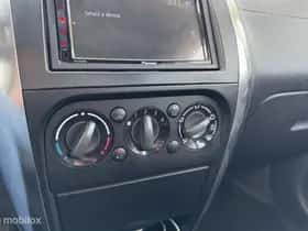Suzuki SX4 (2008) thumbnail 16