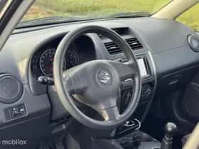 Suzuki SX4 (2008) thumbnail 18