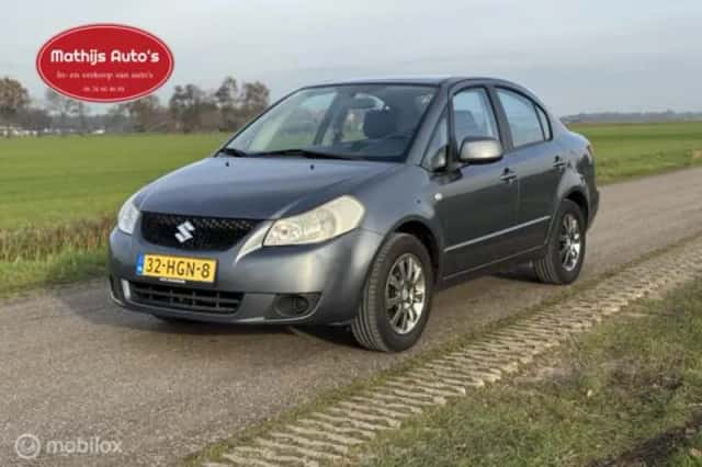 Suzuki SX4 (2008) thumbnail 3