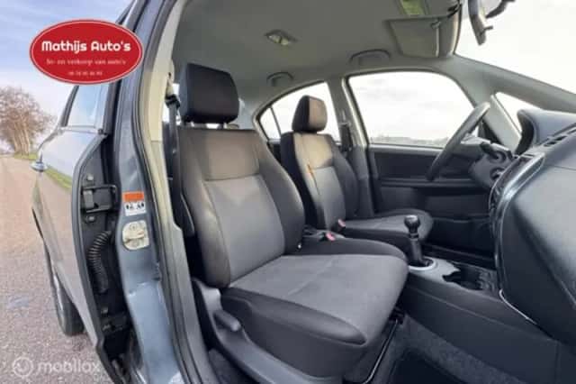 Suzuki SX4 (2008) thumbnail 4
