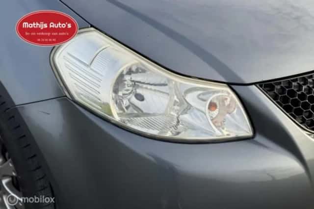 Suzuki SX4 (2008) thumbnail 5